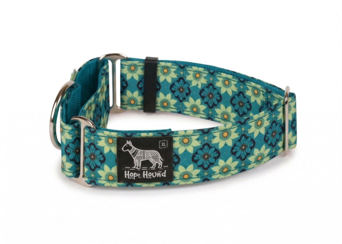 Bloom - Martingale Collar